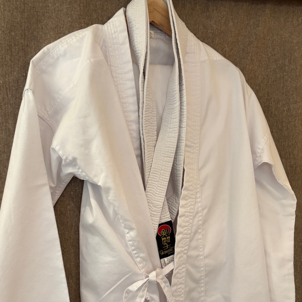 Karate gladiator wrap top, pants & belt by pro force - size 3